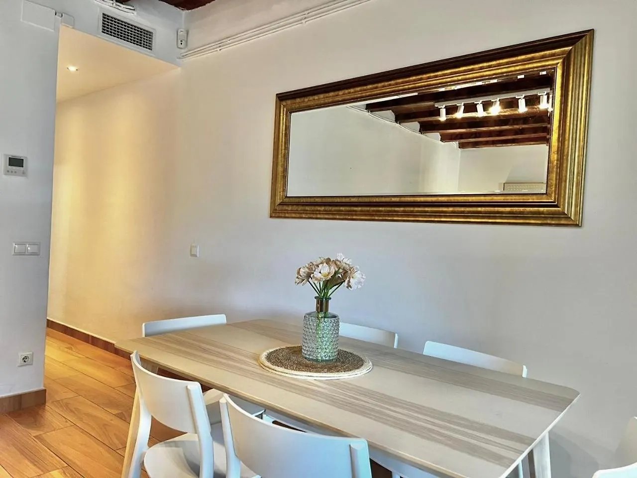 Apartament Bright & Spacious Family Flat In Central Barcelona
