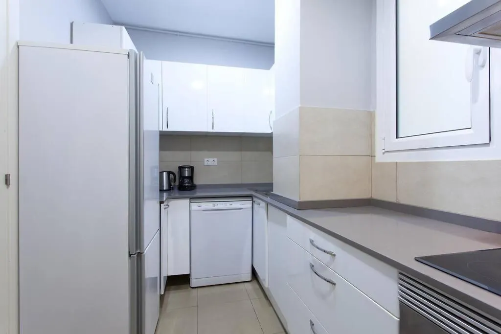 Bright & Spacious Family Flat In Central Barcelona 0*,